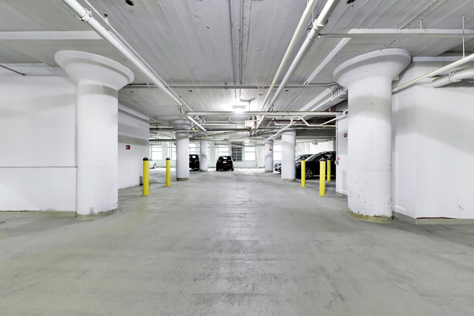 565 W Quincy Street Unit: 801
