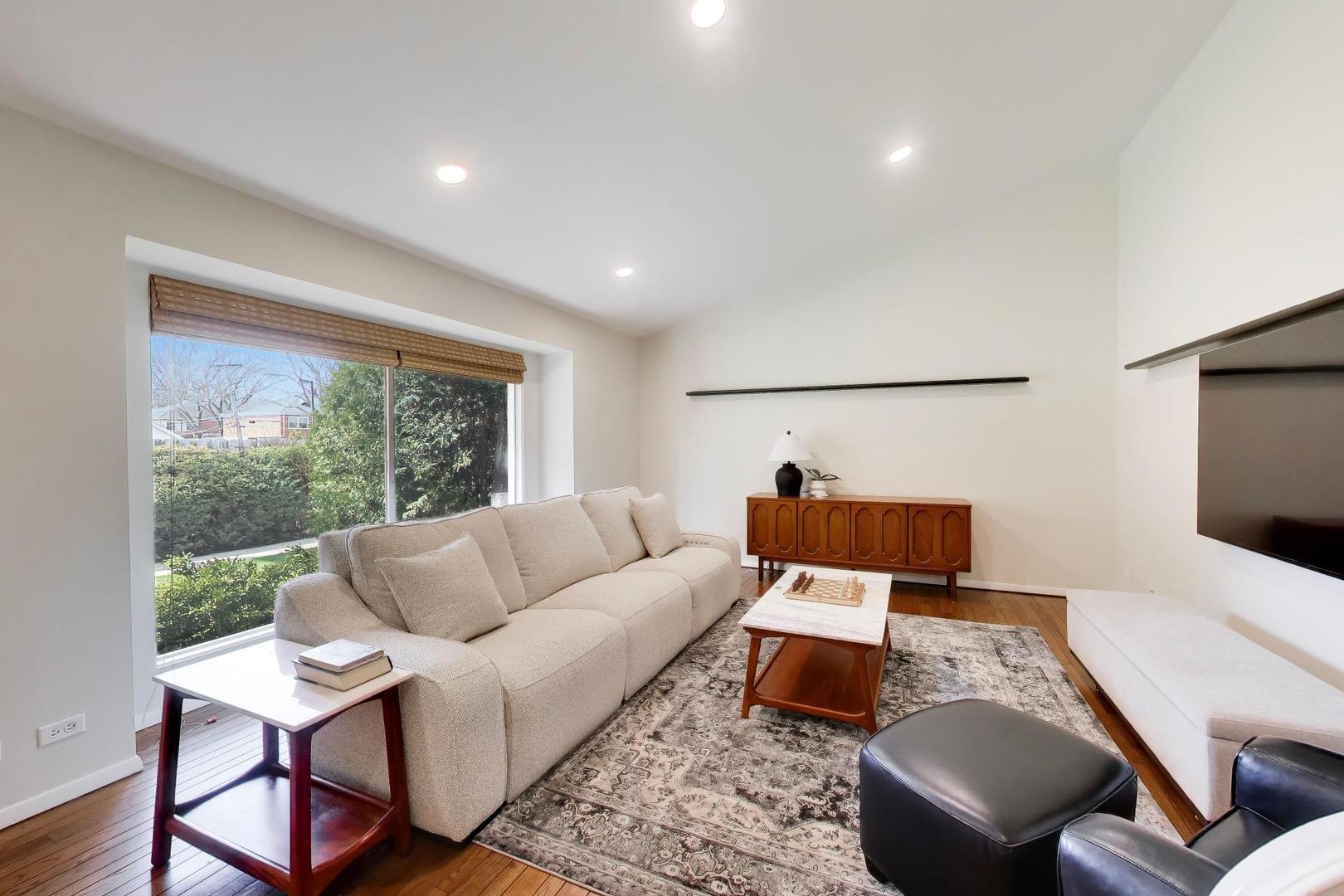 320 Linden Avenue Unit: 0