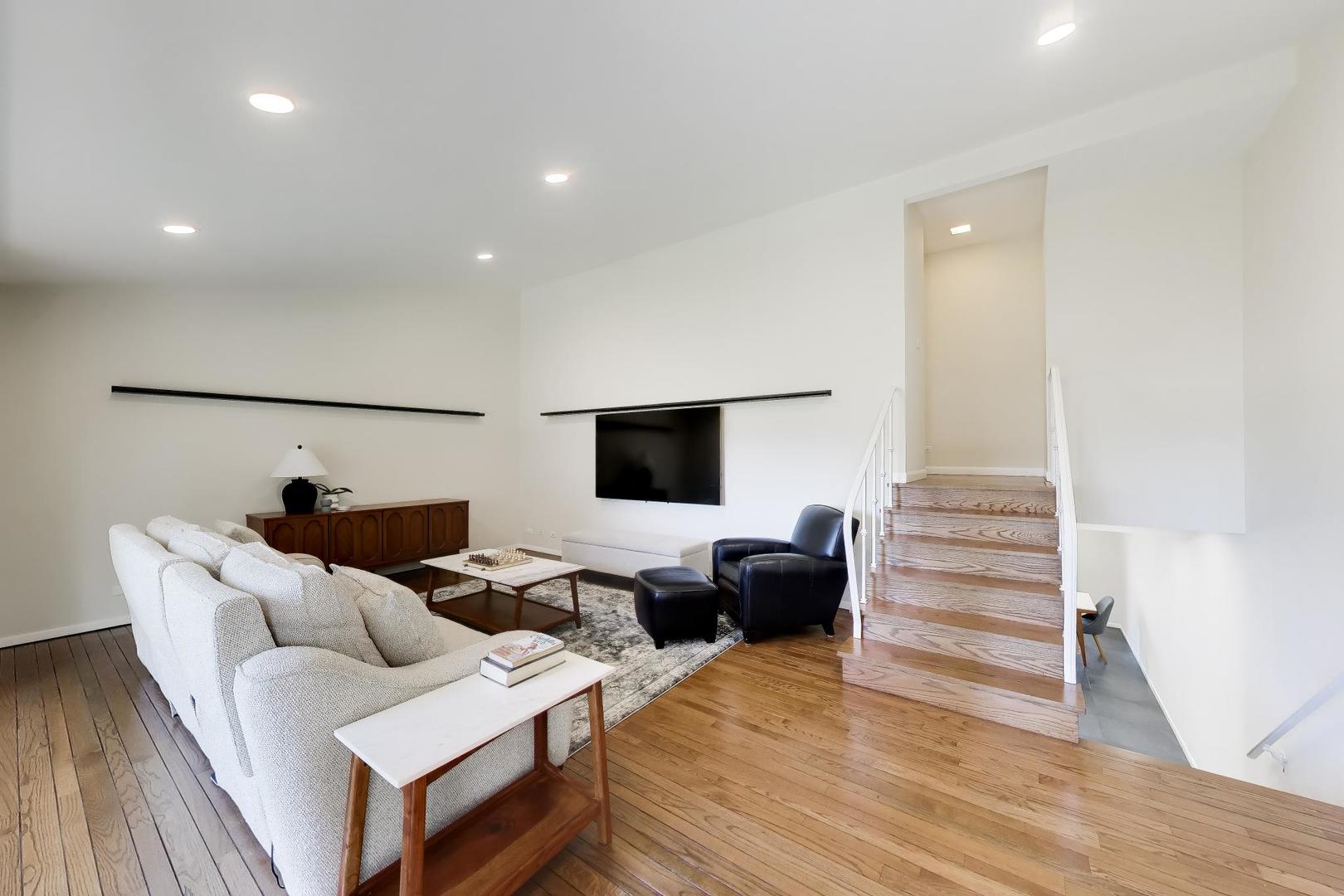 320 Linden Avenue Unit: 0