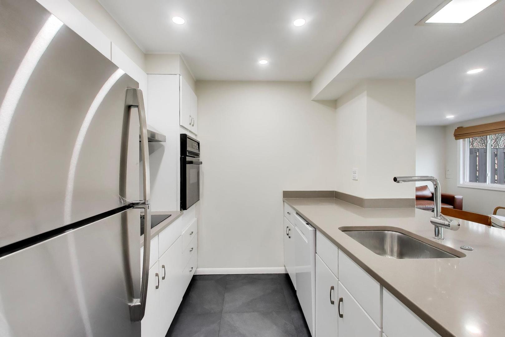 320 Linden Avenue Unit: 0