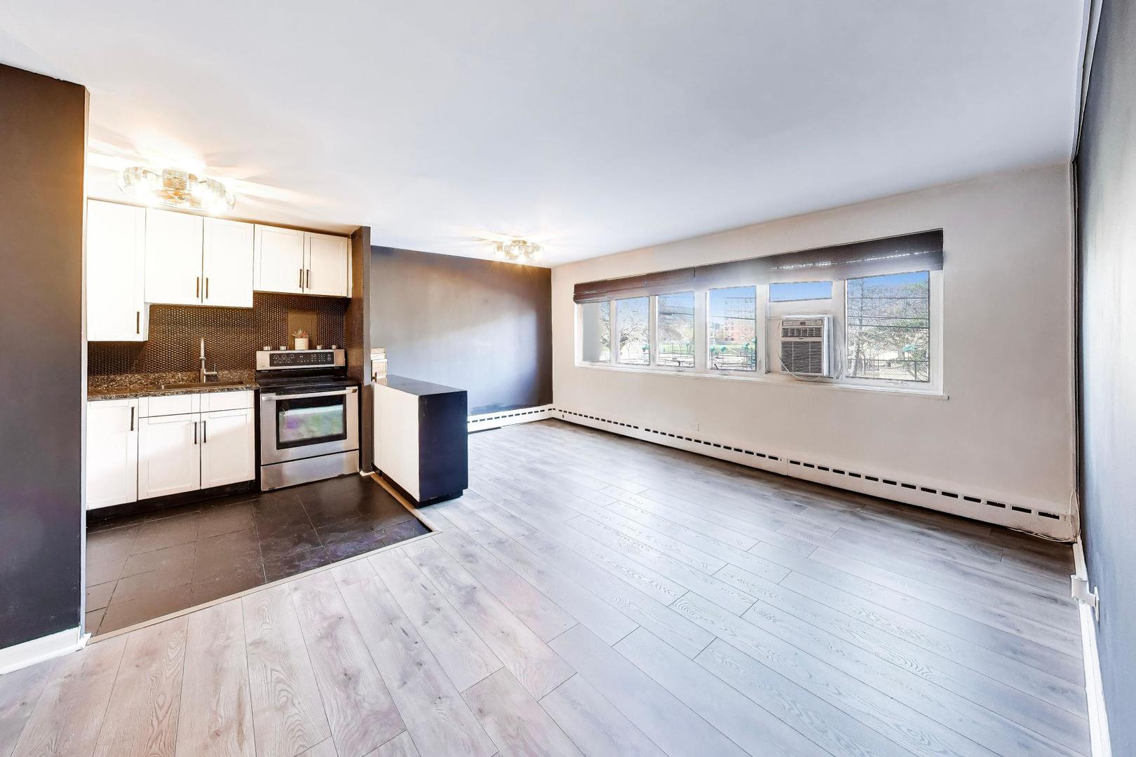 700 W Bittersweet Place Unit: 210