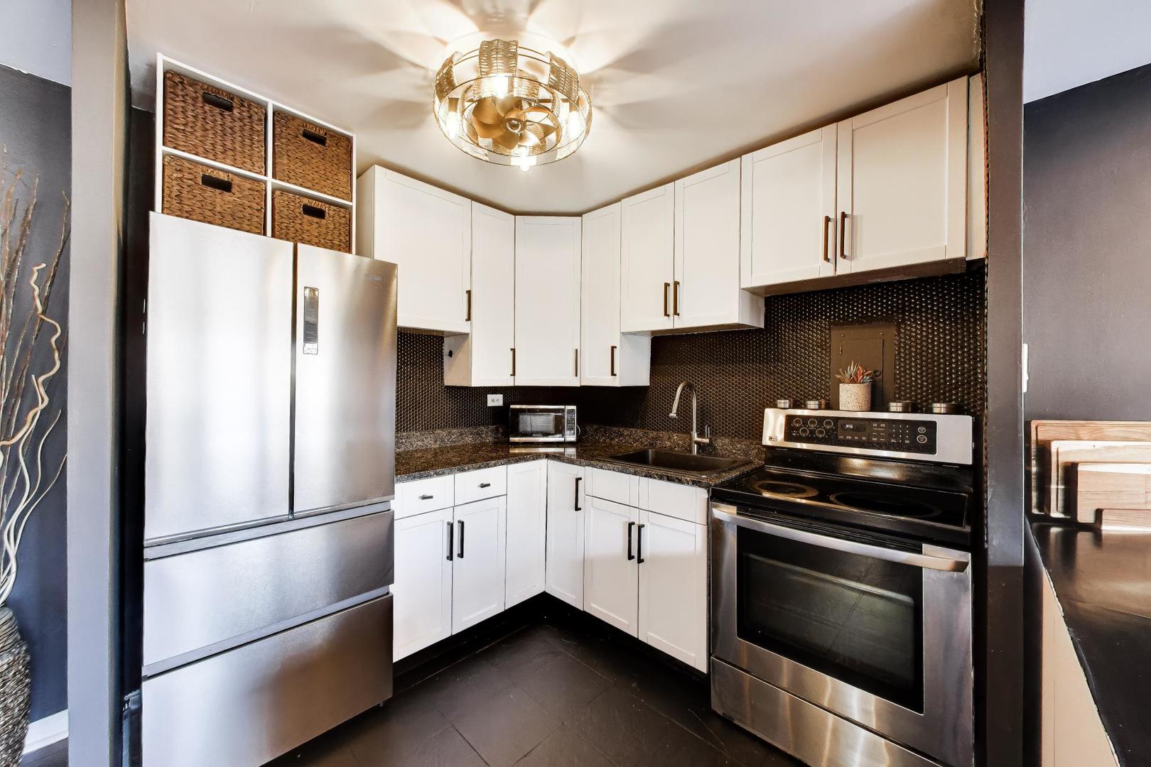 700 W Bittersweet Place Unit: 210