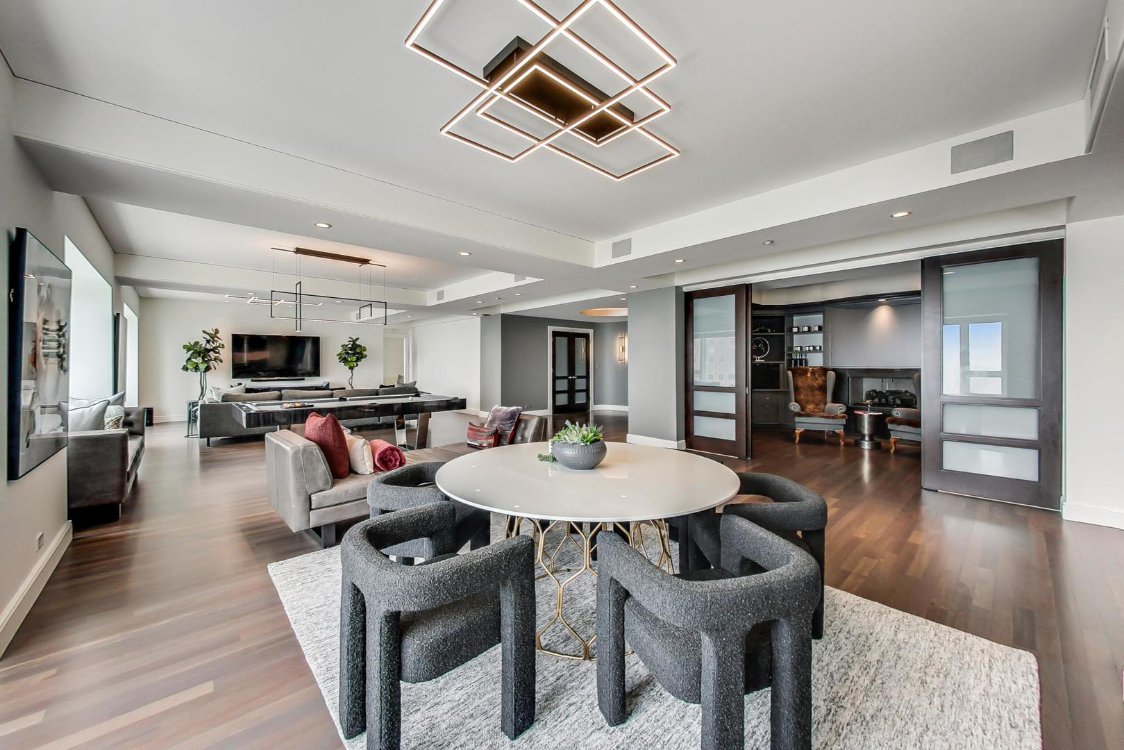 800 N MICHIGAN Avenue Unit: 4801