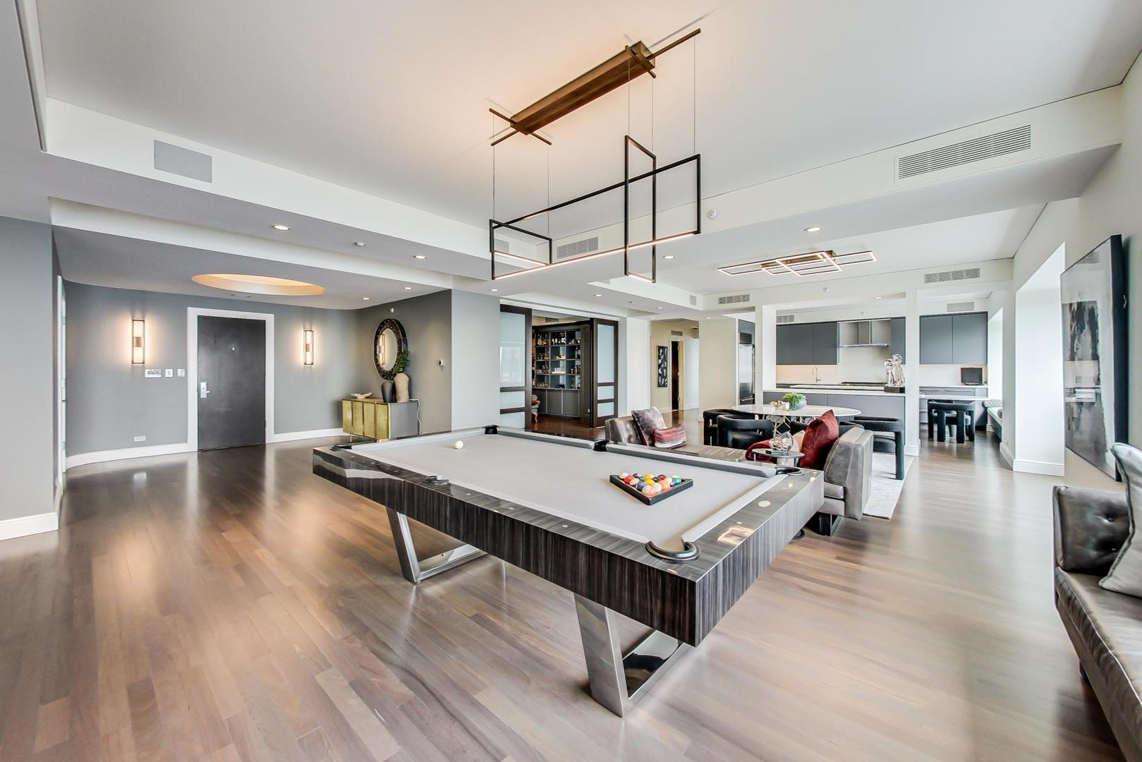 800 N MICHIGAN Avenue Unit: 4801