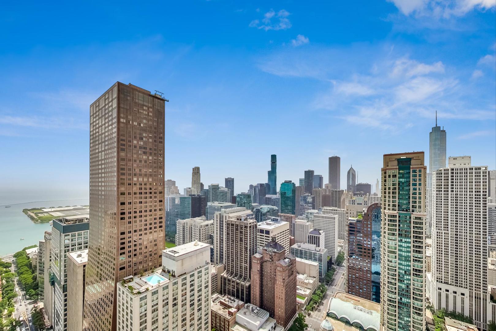 800 N MICHIGAN Avenue Unit: 4801
