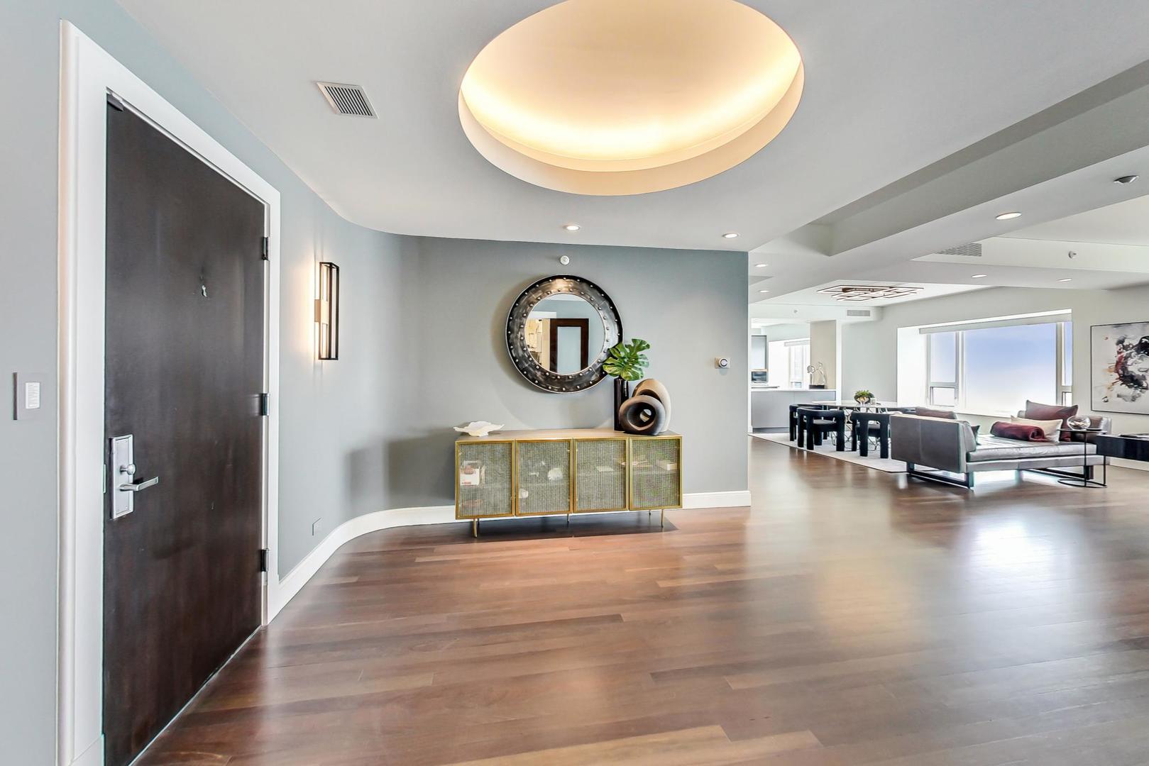800 N MICHIGAN Avenue Unit: 4801