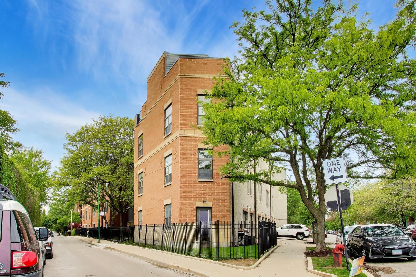 2300 W Bloomingdale Avenue Unit: B