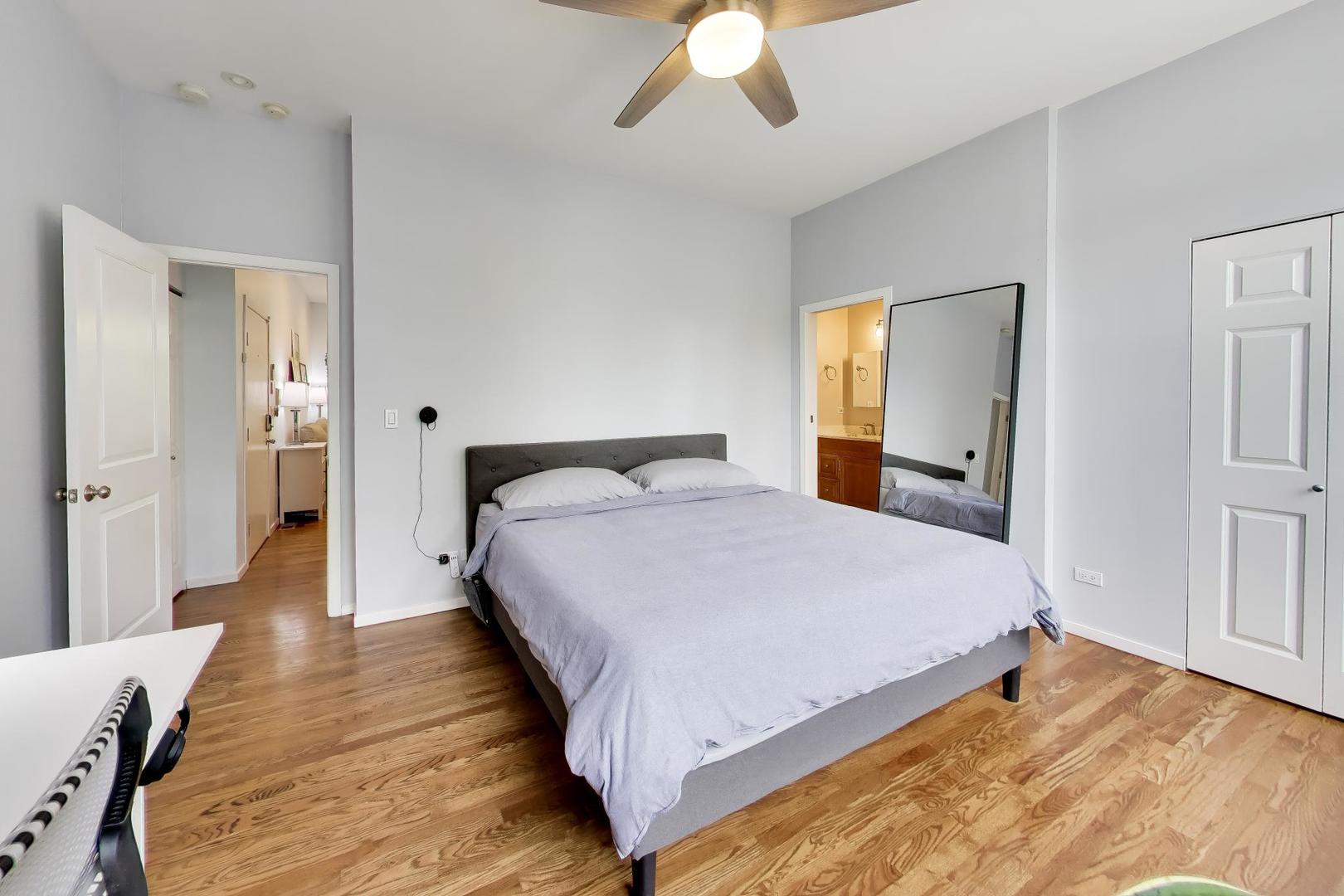 2300 W Bloomingdale Avenue Unit: B