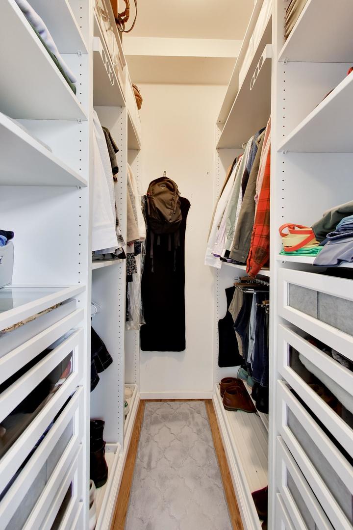 2300 W Bloomingdale Avenue Unit: B
