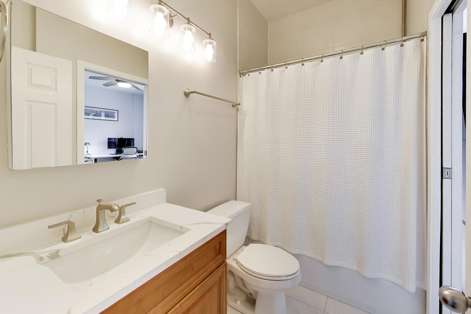 2300 W Bloomingdale Avenue Unit: B