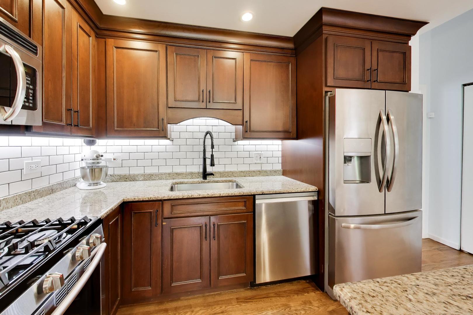 2300 W Bloomingdale Avenue Unit: B