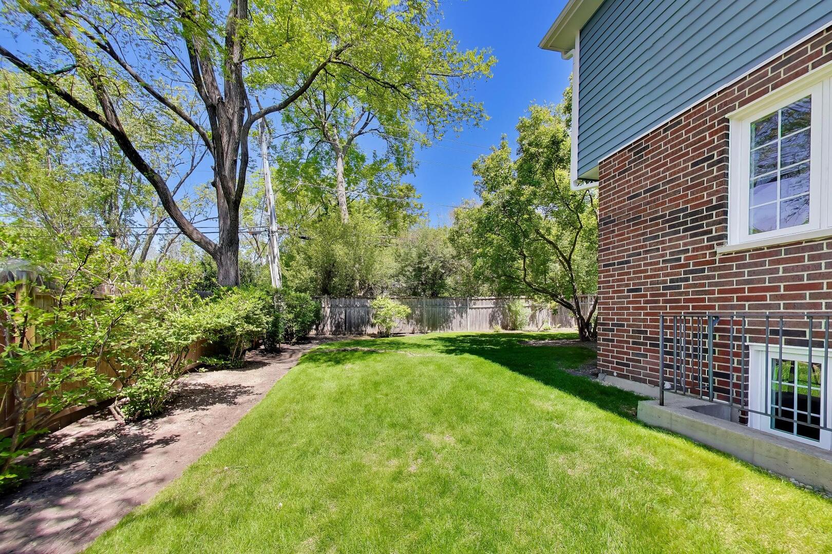 882 Poplar Lane