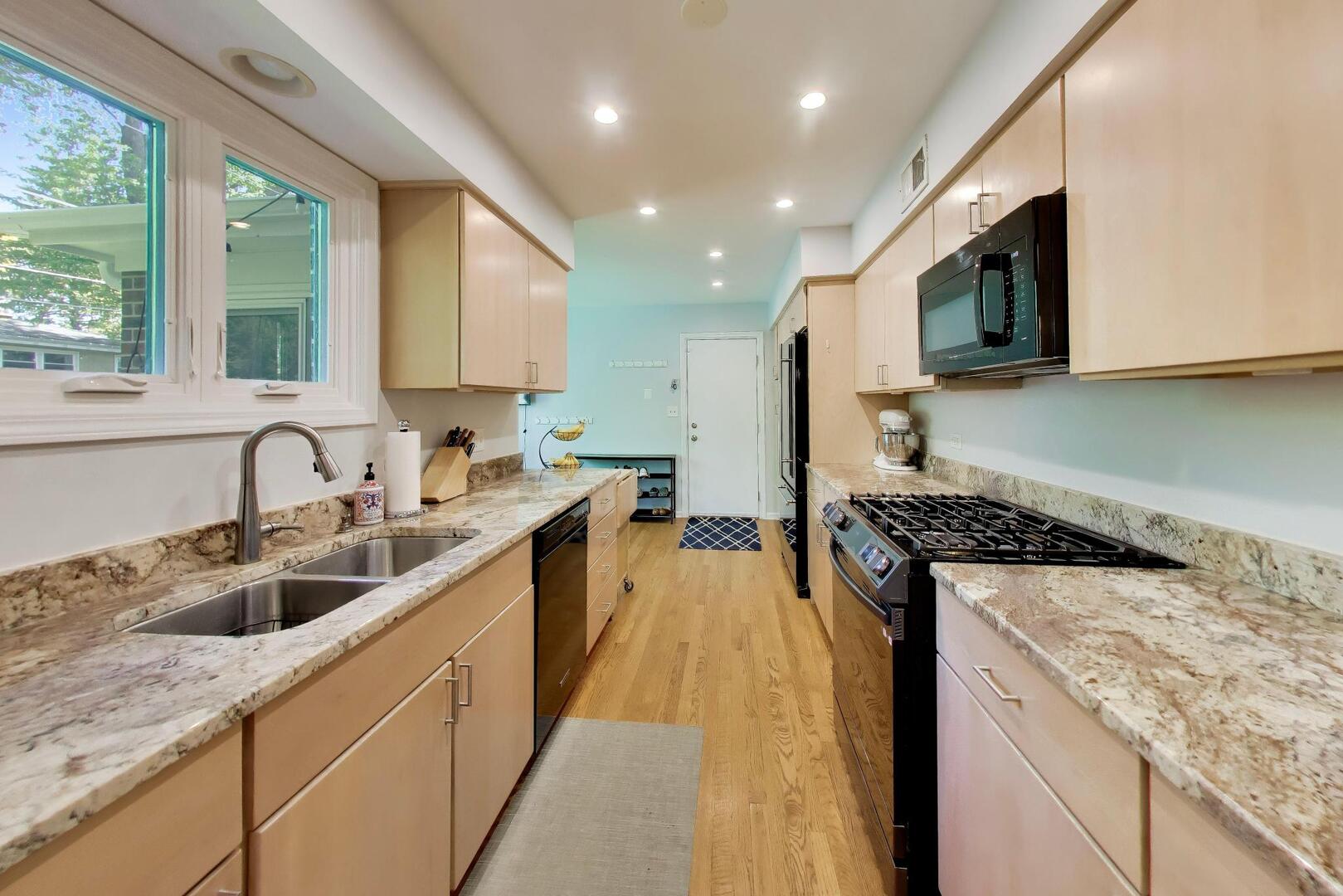 882 Poplar Lane