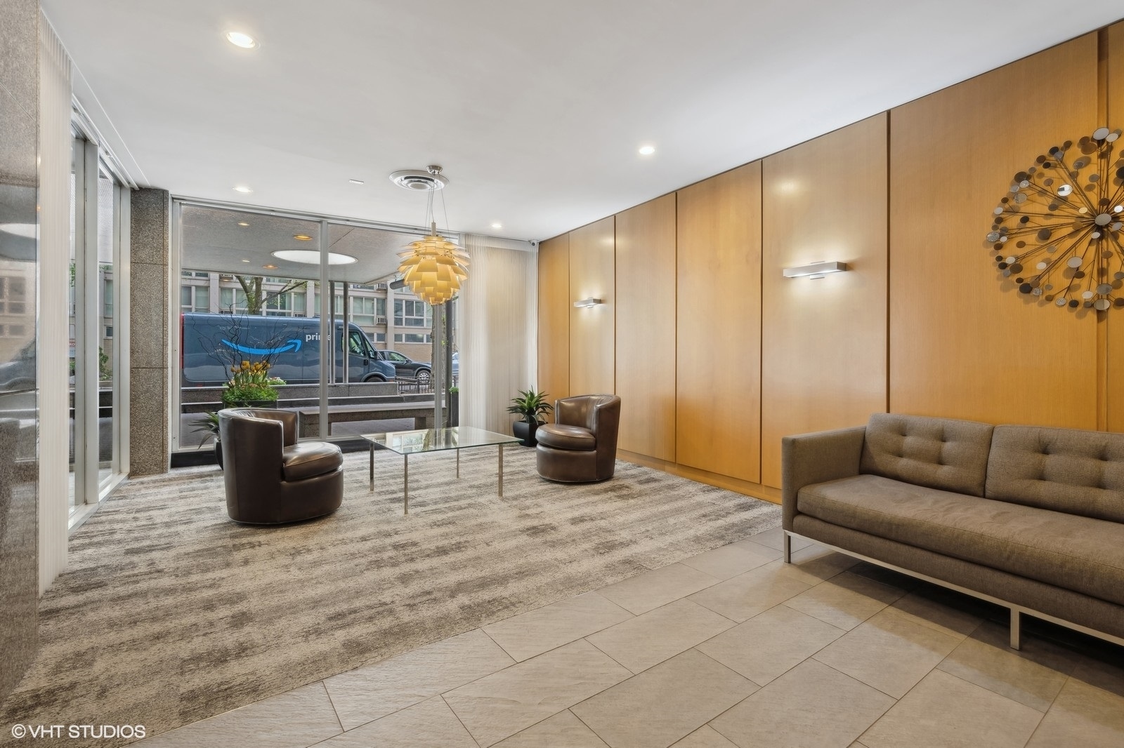 2930 N Sheridan Road Unit: 1609