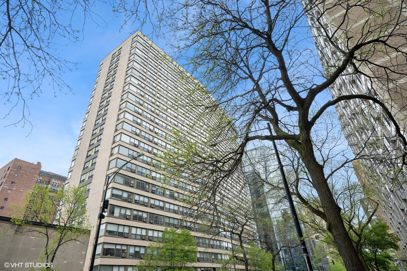 2930 N Sheridan Road Unit: 1609