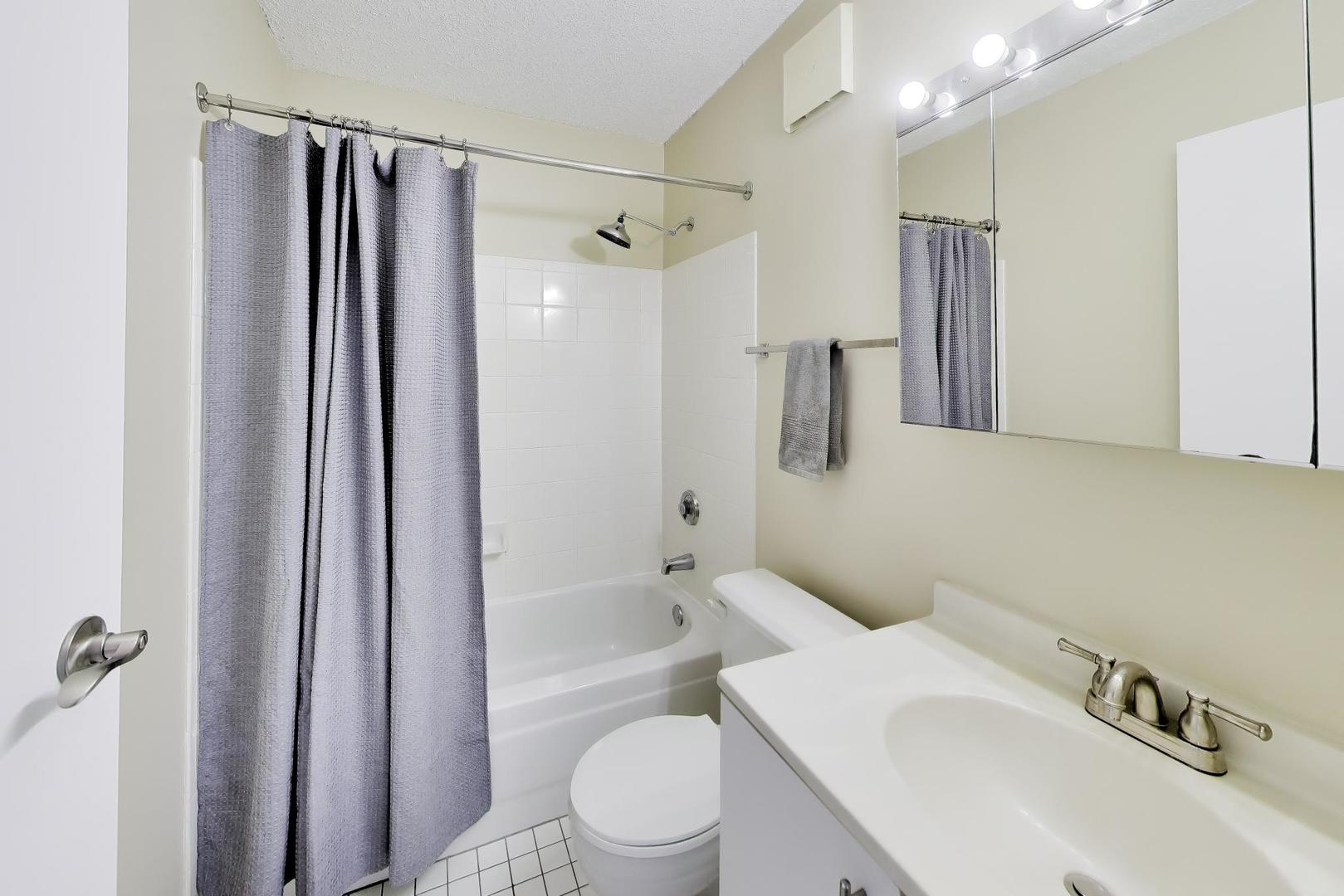 111 W MAPLE Street Unit: 1503