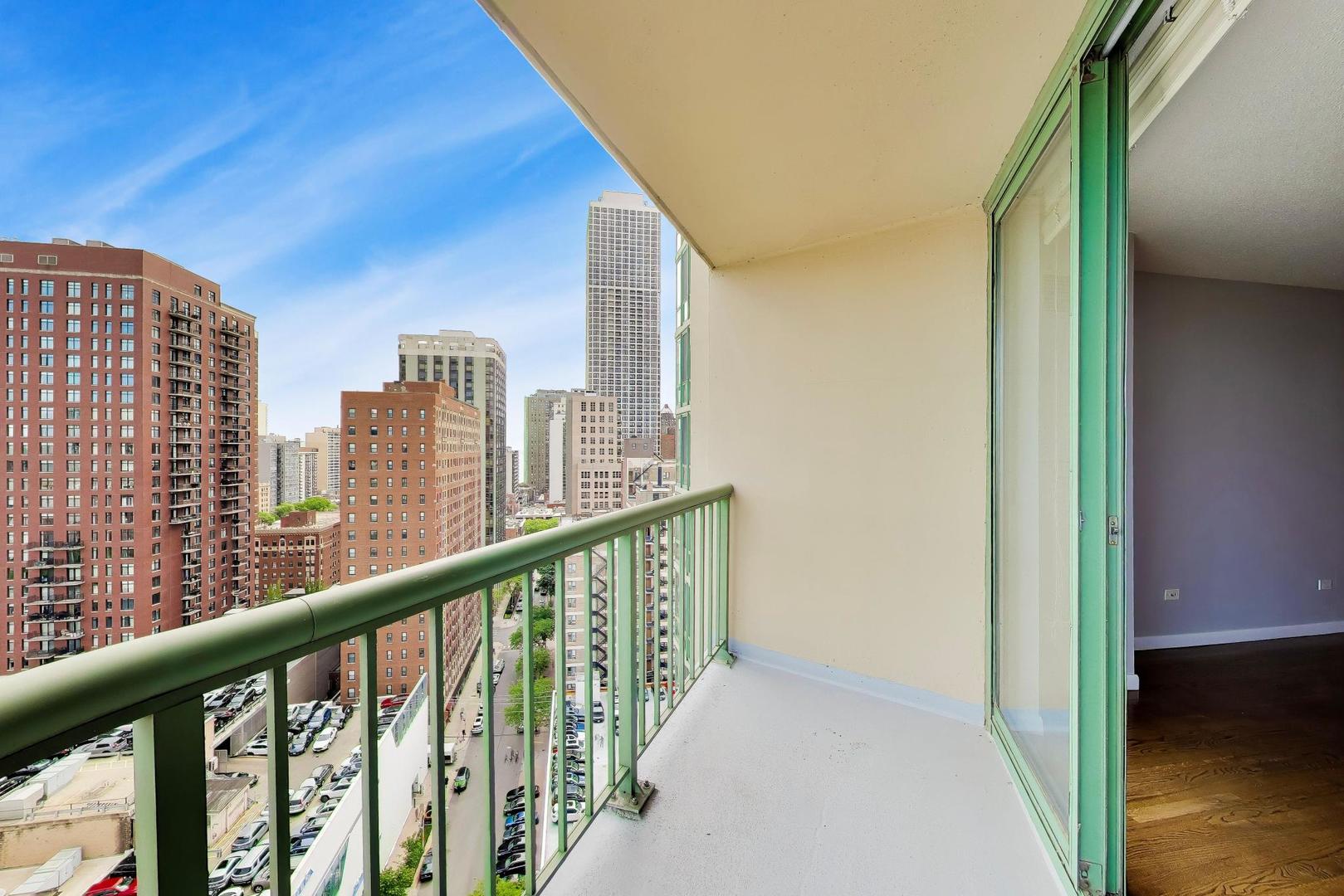 111 W MAPLE Street Unit: 1503