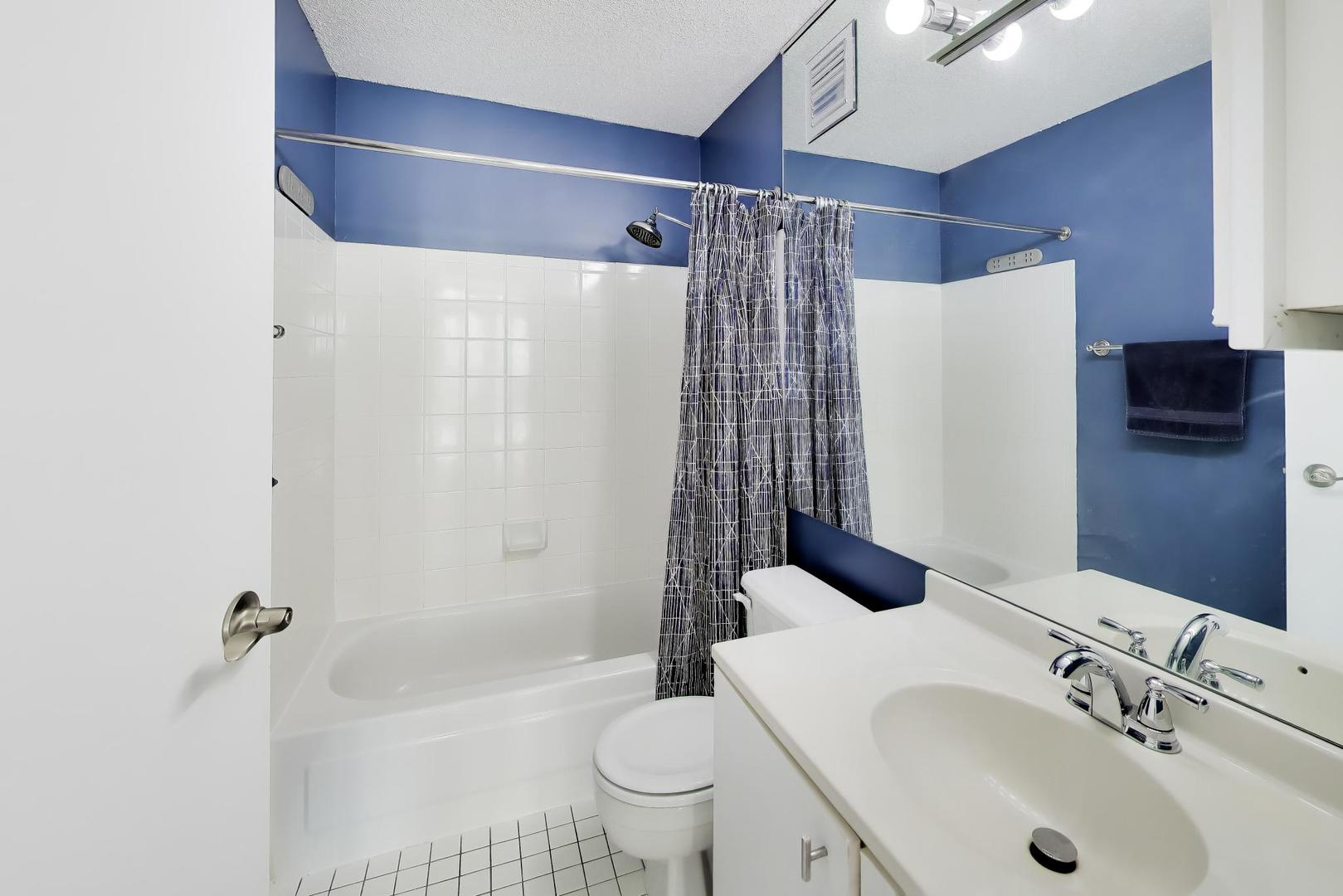 111 W MAPLE Street Unit: 1503