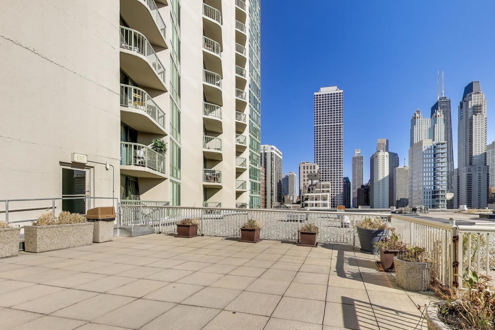 111 W MAPLE Street Unit: 1503