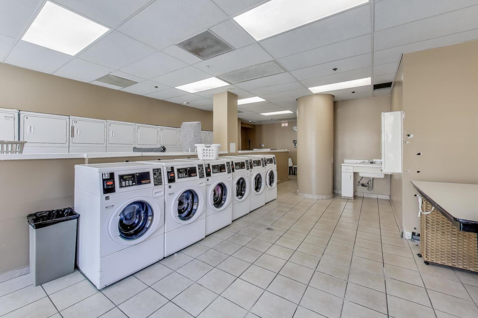 111 W MAPLE Street Unit: 1503