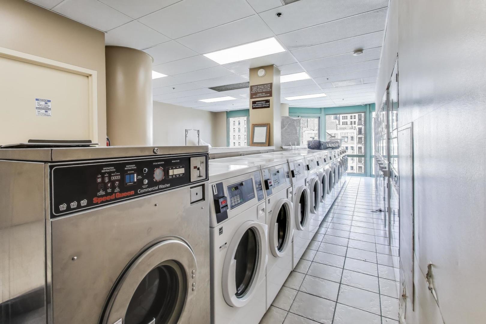 111 W MAPLE Street Unit: 1503