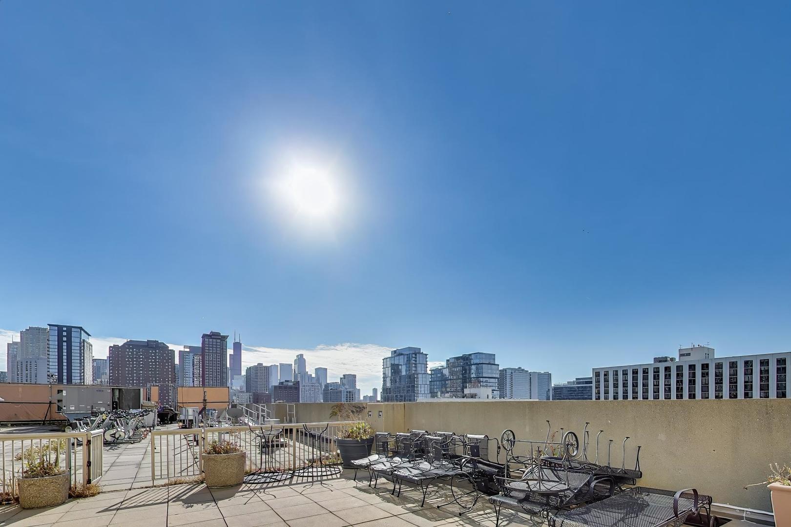 111 W MAPLE Street Unit: 1503