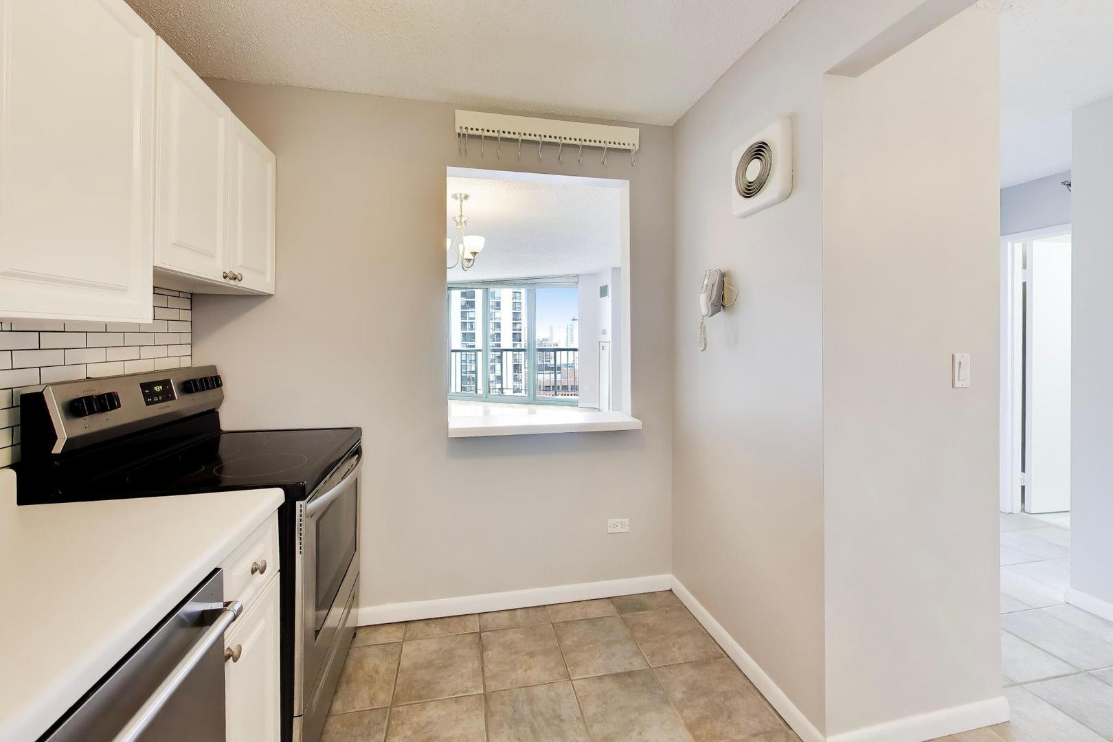 111 W MAPLE Street Unit: 1503