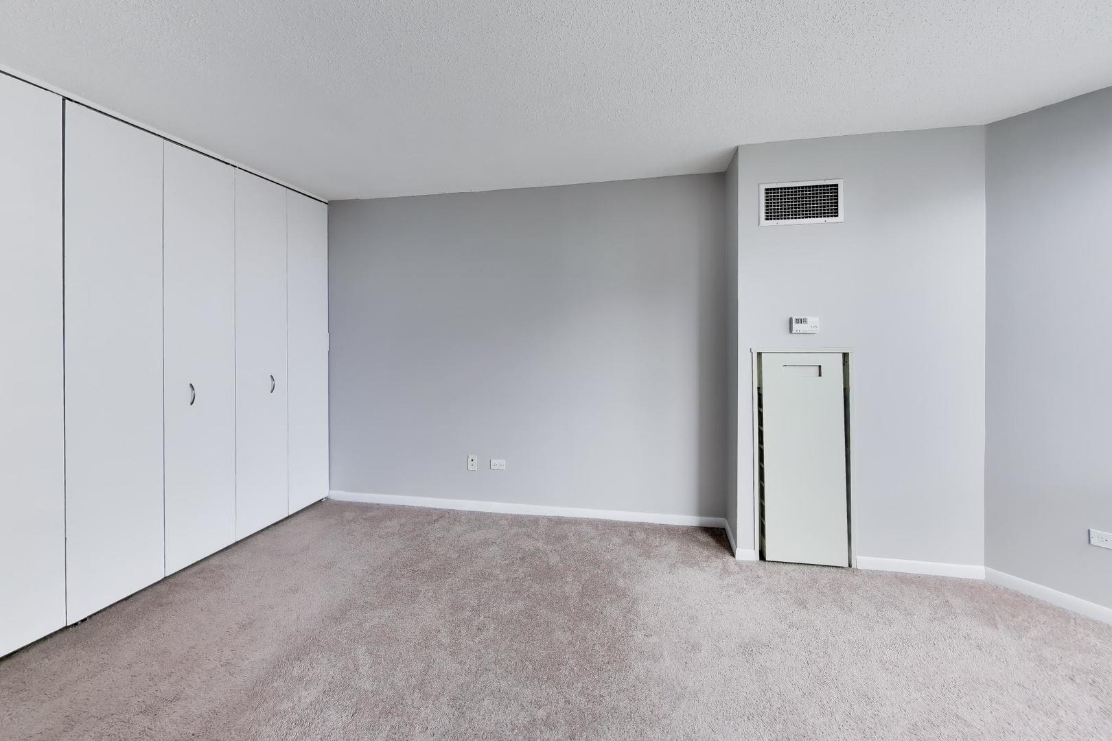 111 W MAPLE Street Unit: 1503