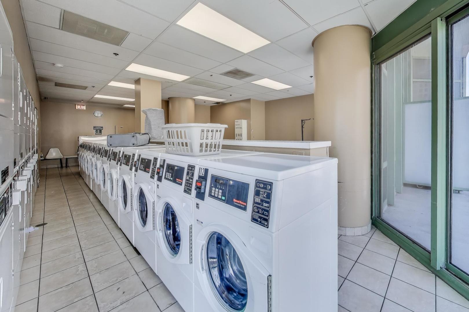 111 W MAPLE Street Unit: 1503