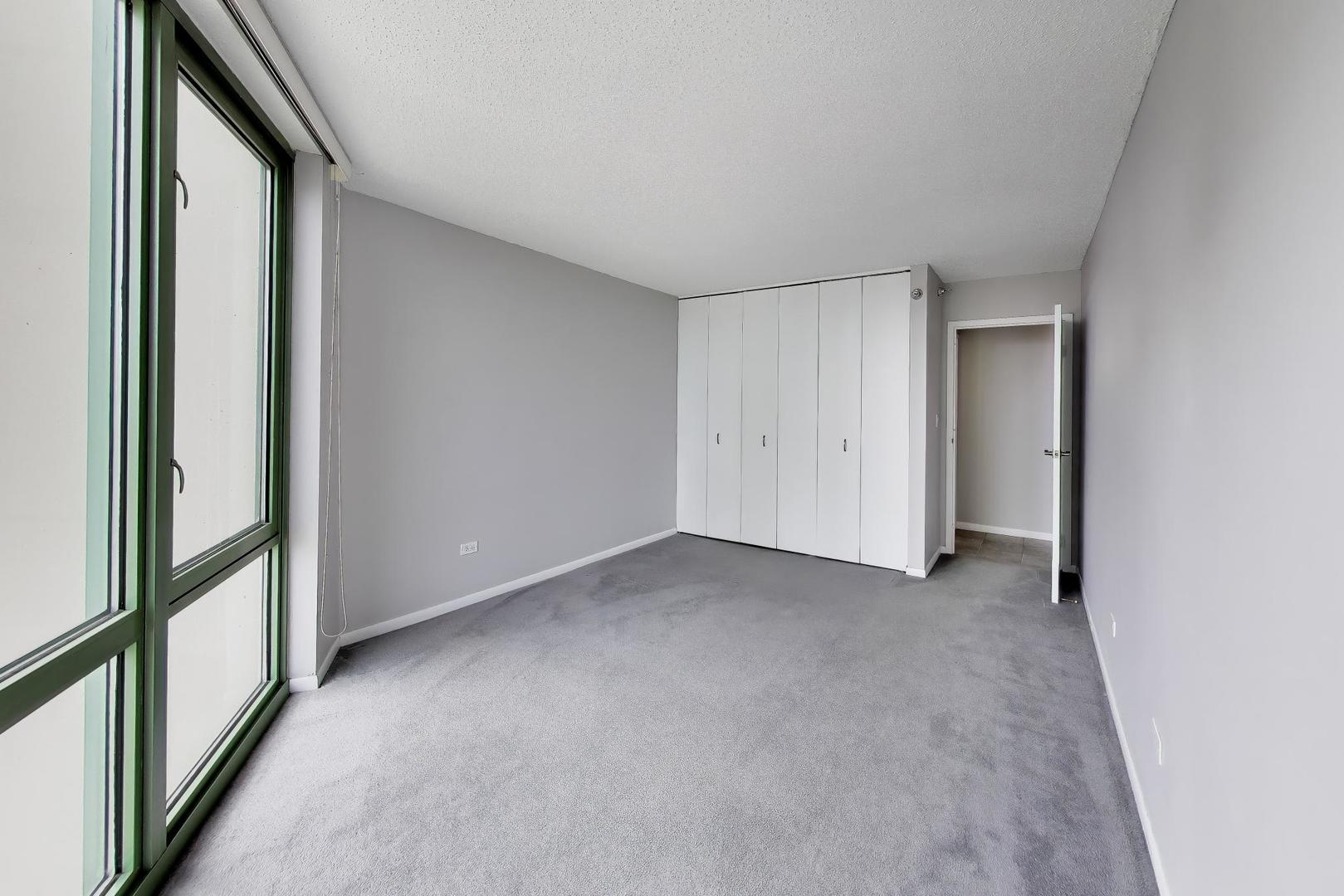 111 W MAPLE Street Unit: 1503