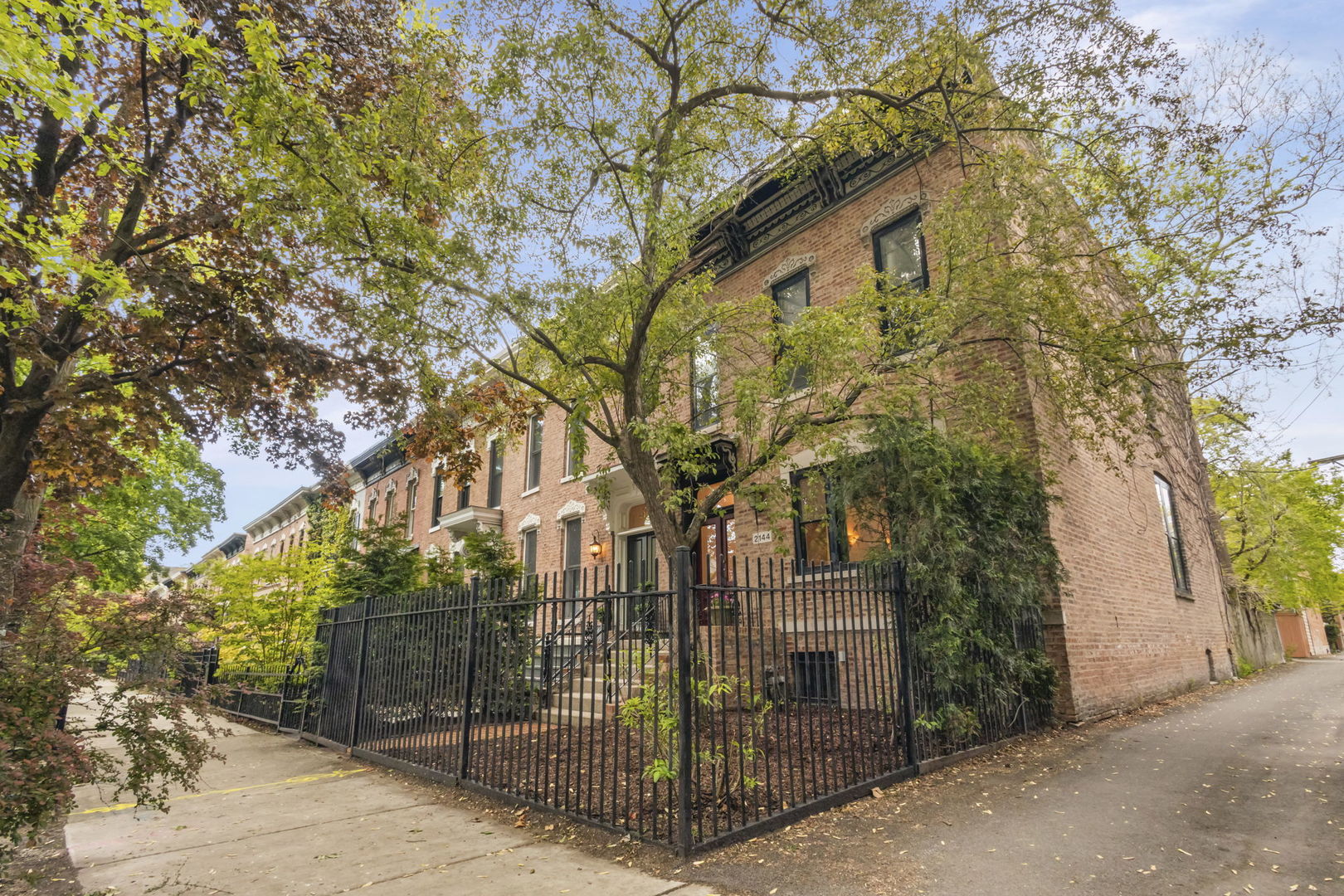 2144 N Fremont Street Unit: 0