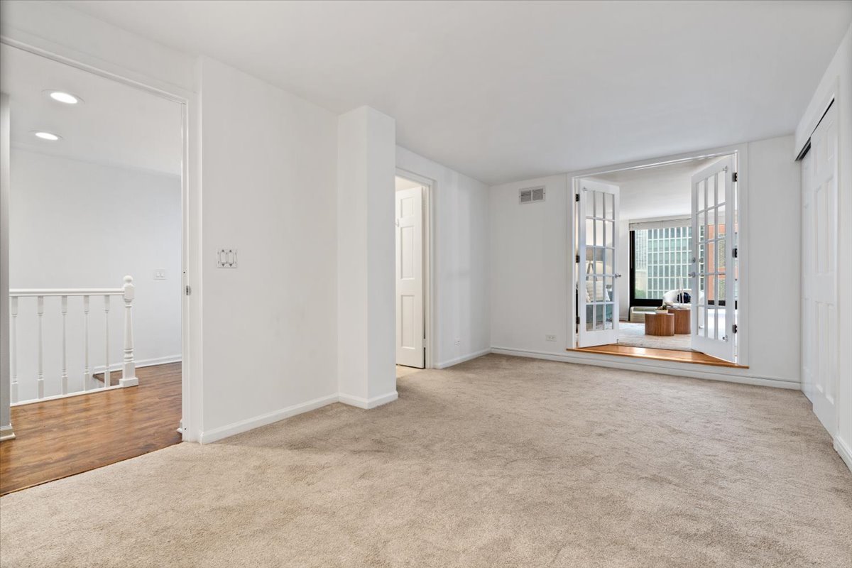 1221 N Dearborn Street Unit: 604S