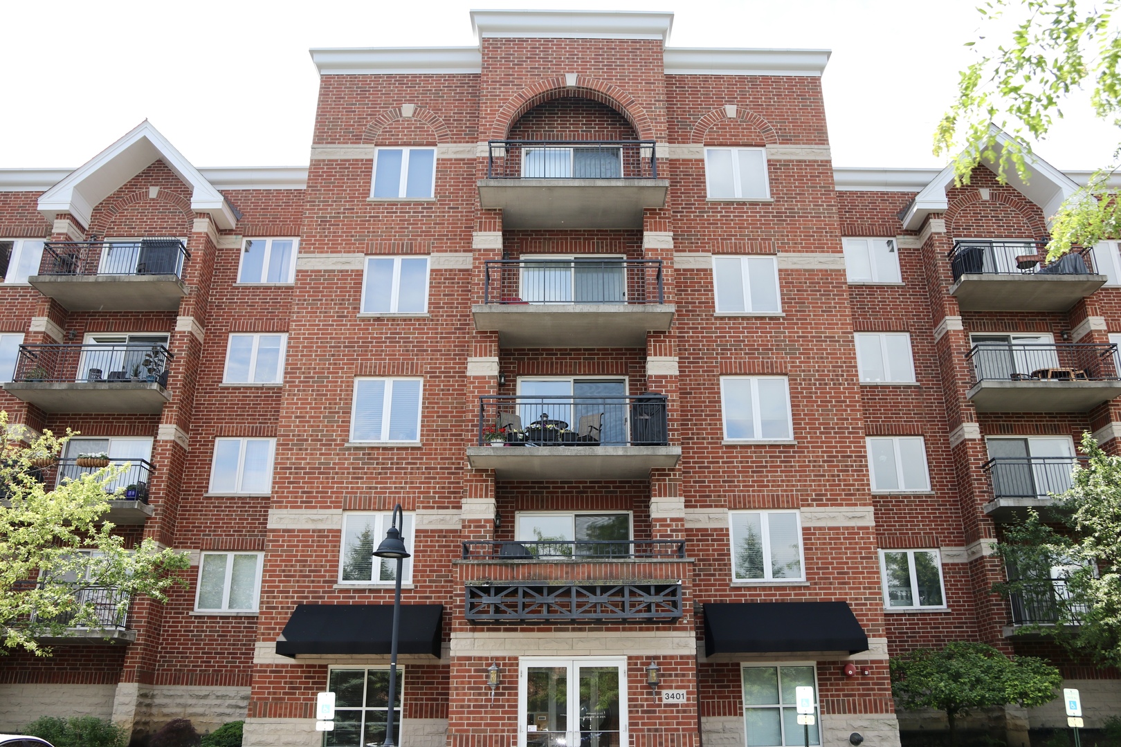3401 N Carriageway Drive Unit: 401