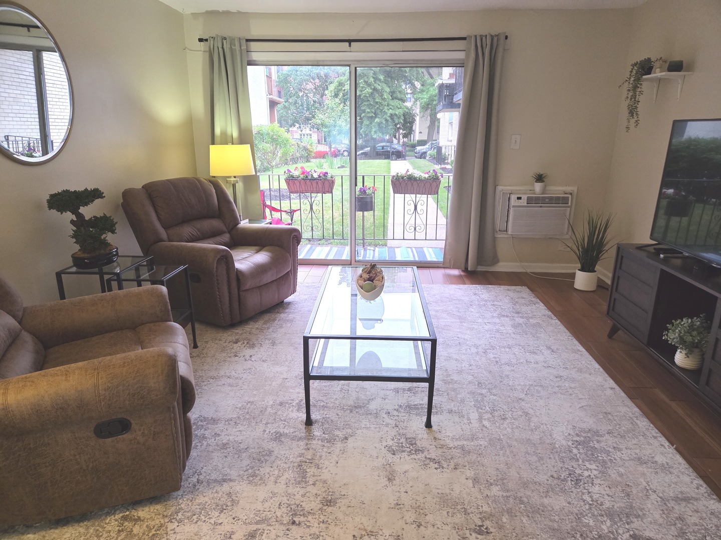 1236 W FARWELL Avenue Unit: 1B