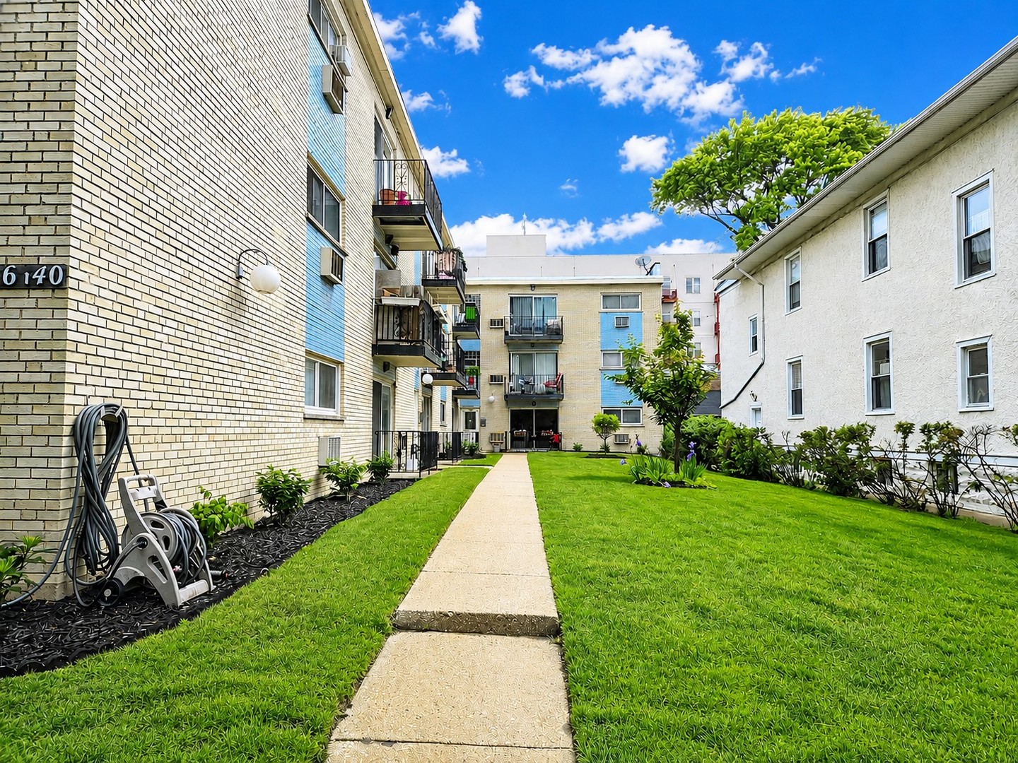 1236 W FARWELL Avenue Unit: 1B