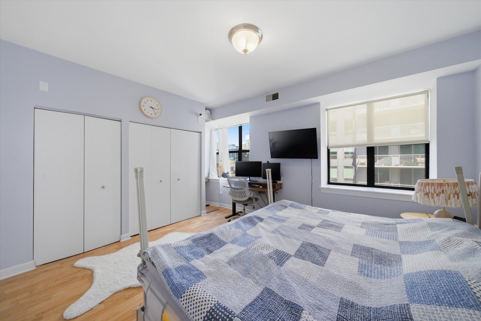 451 W Huron Street Unit: 907