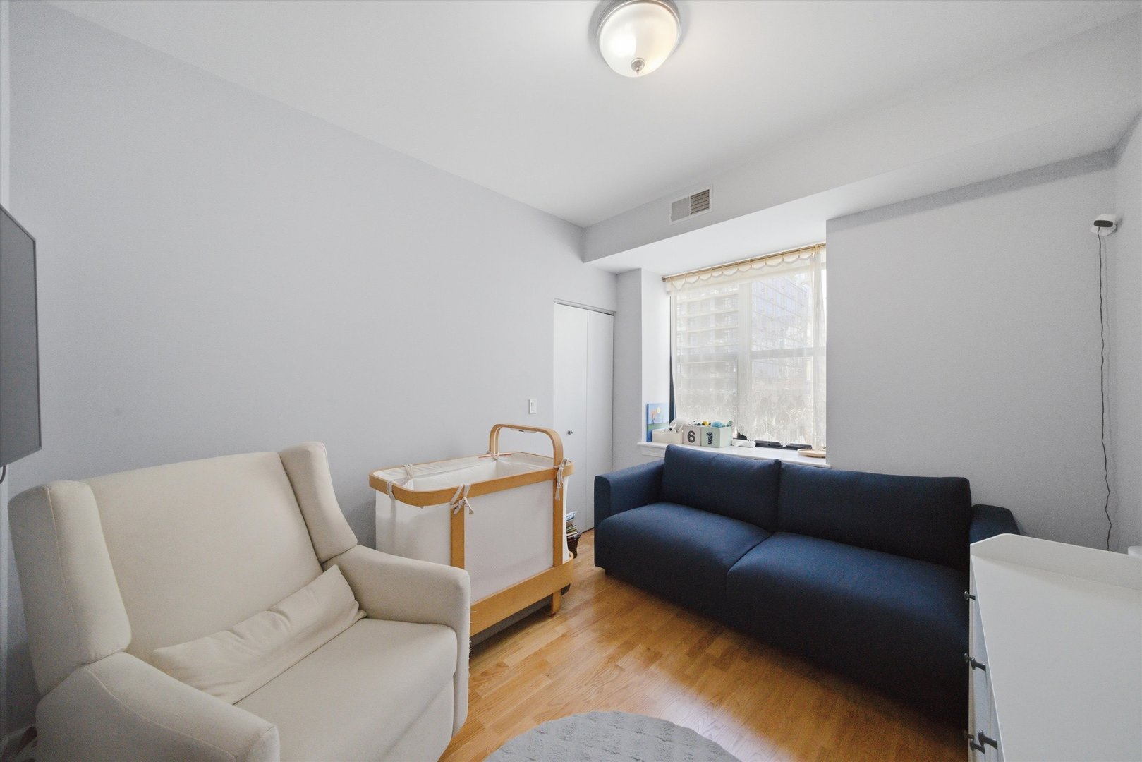 451 W Huron Street Unit: 907