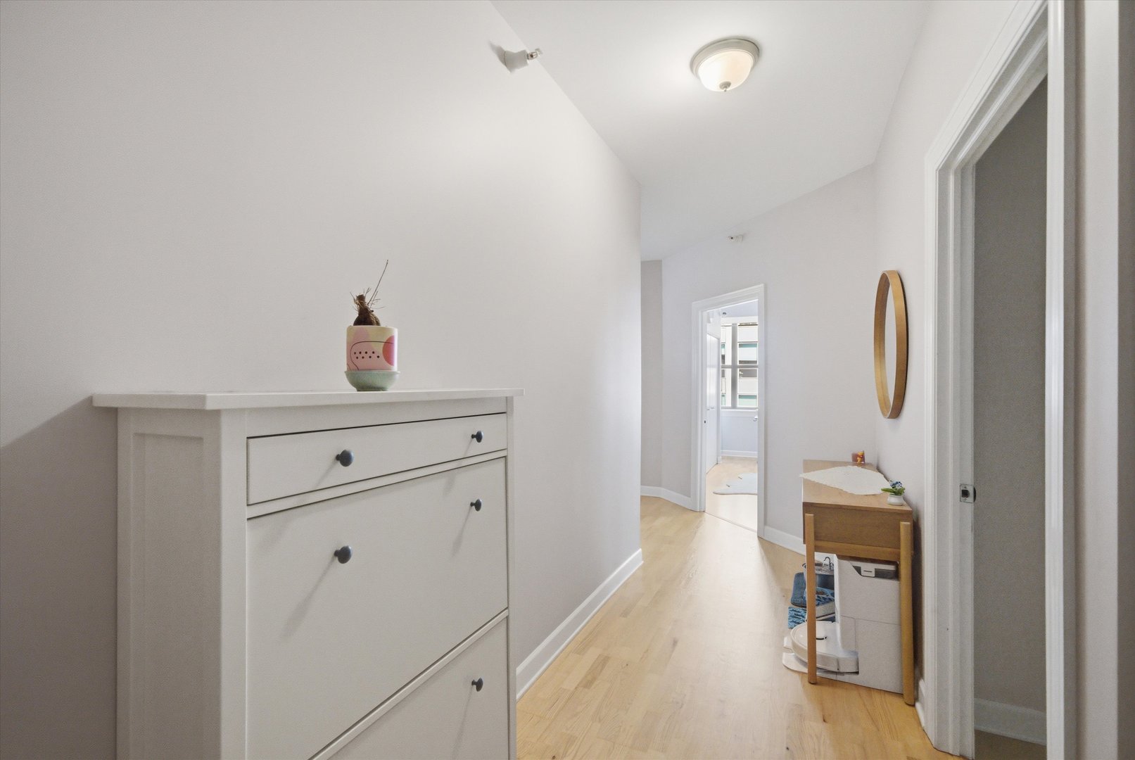 451 W Huron Street Unit: 907