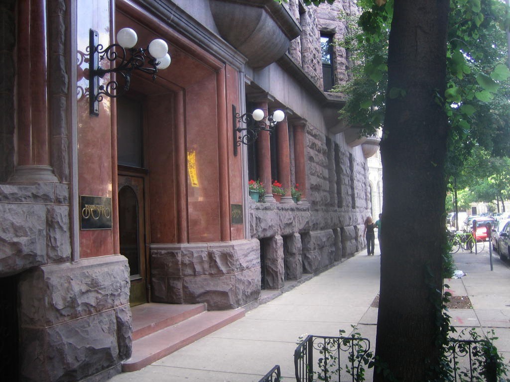 2800 N Pine Grove Avenue Unit: 7F
