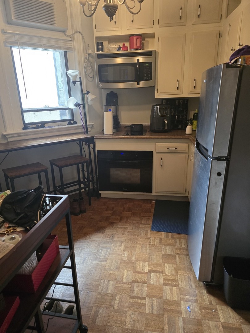 2800 N Pine Grove Avenue Unit: 7F