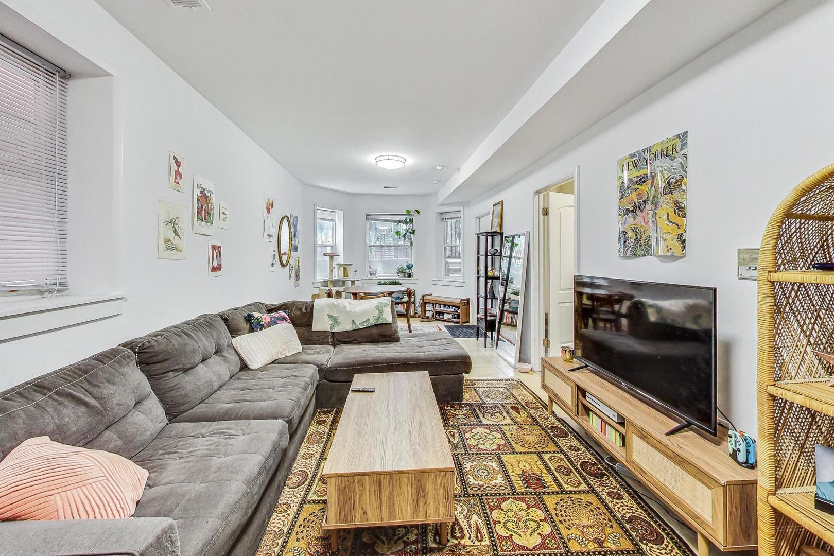 1332 W Nelson Street Unit: GDN