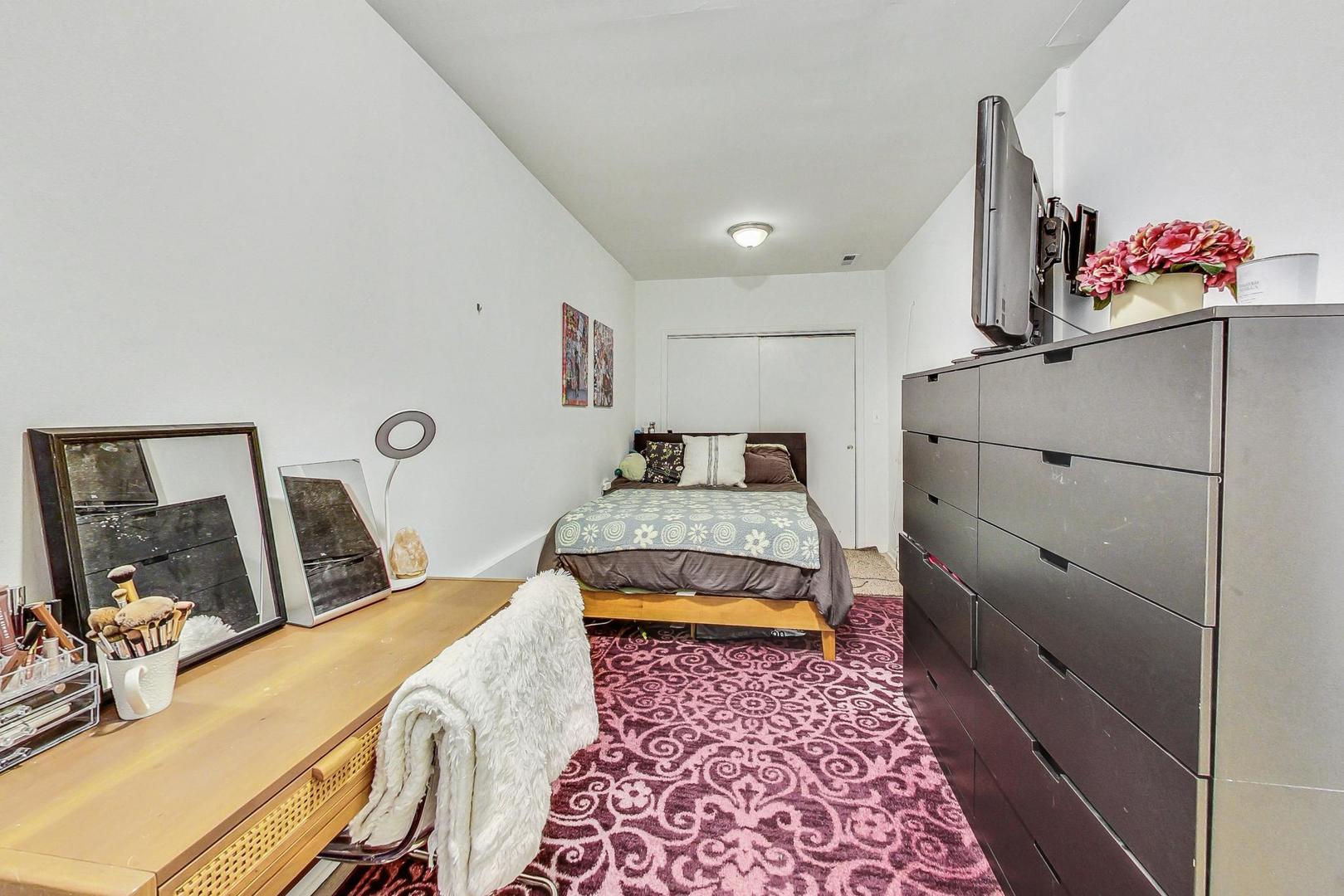 1332 W Nelson Street Unit: GDN