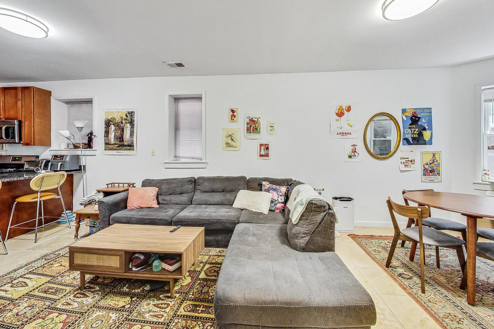 1332 W Nelson Street Unit: GDN