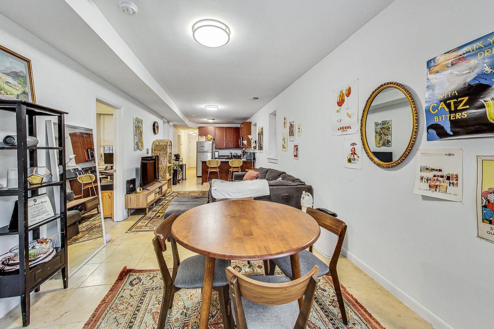 1332 W Nelson Street Unit: GDN