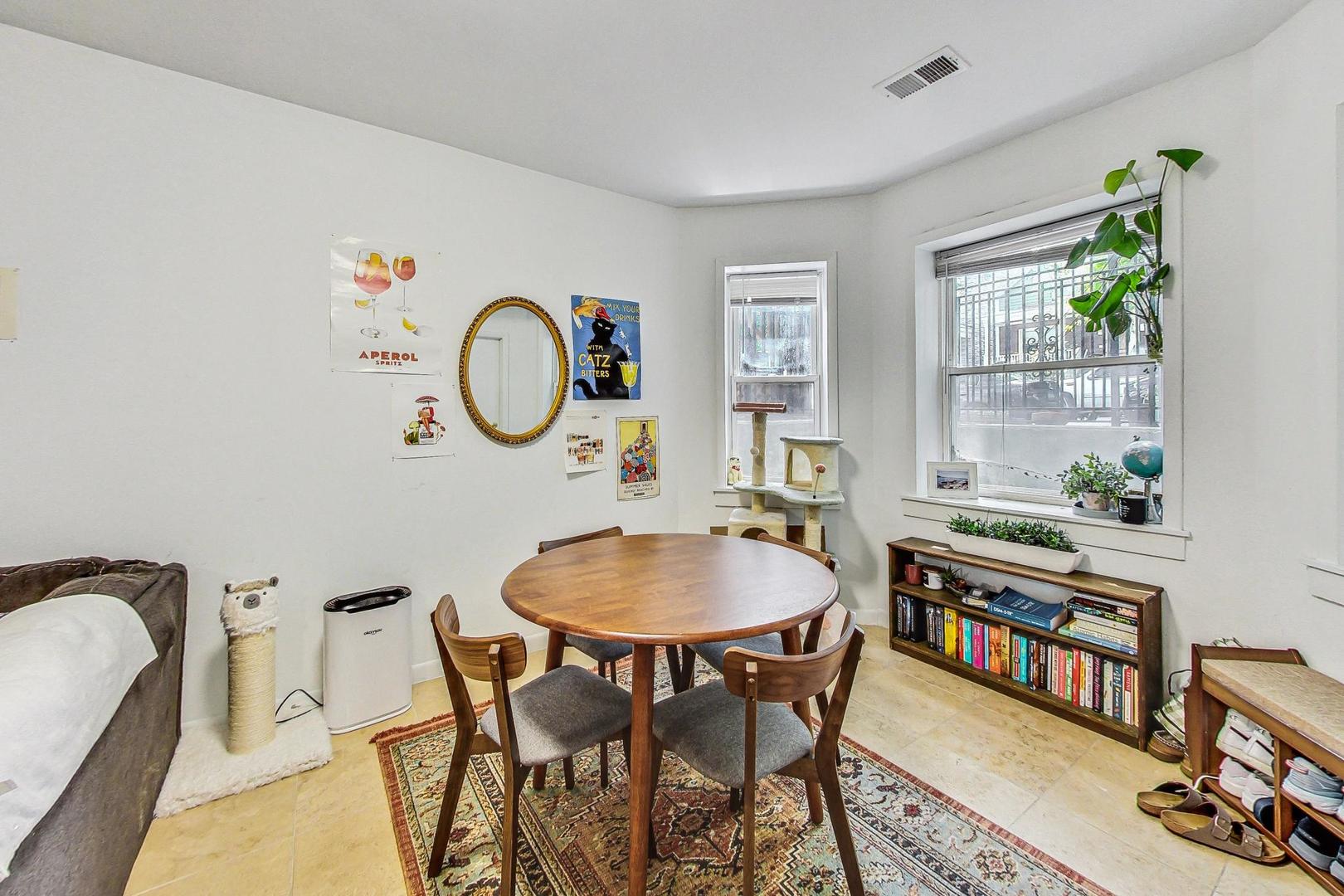 1332 W Nelson Street Unit: GDN