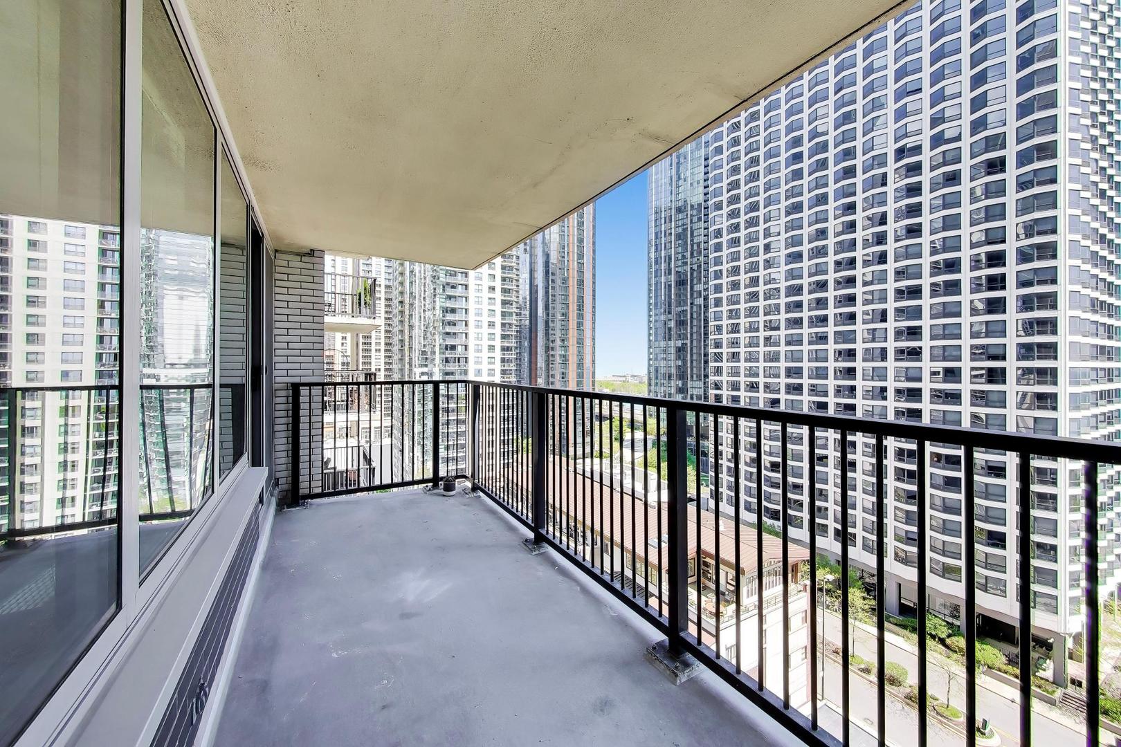 400 E Randolph Street Unit: 1727