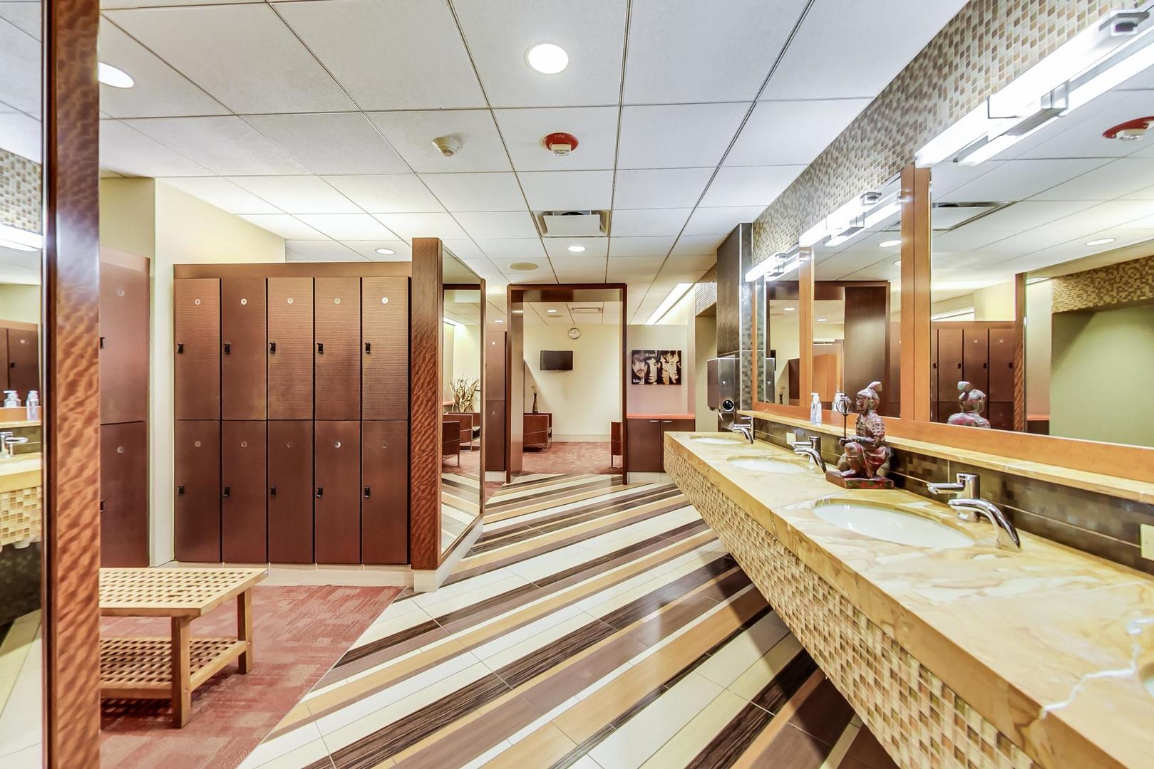 400 E Randolph Street Unit: 1727