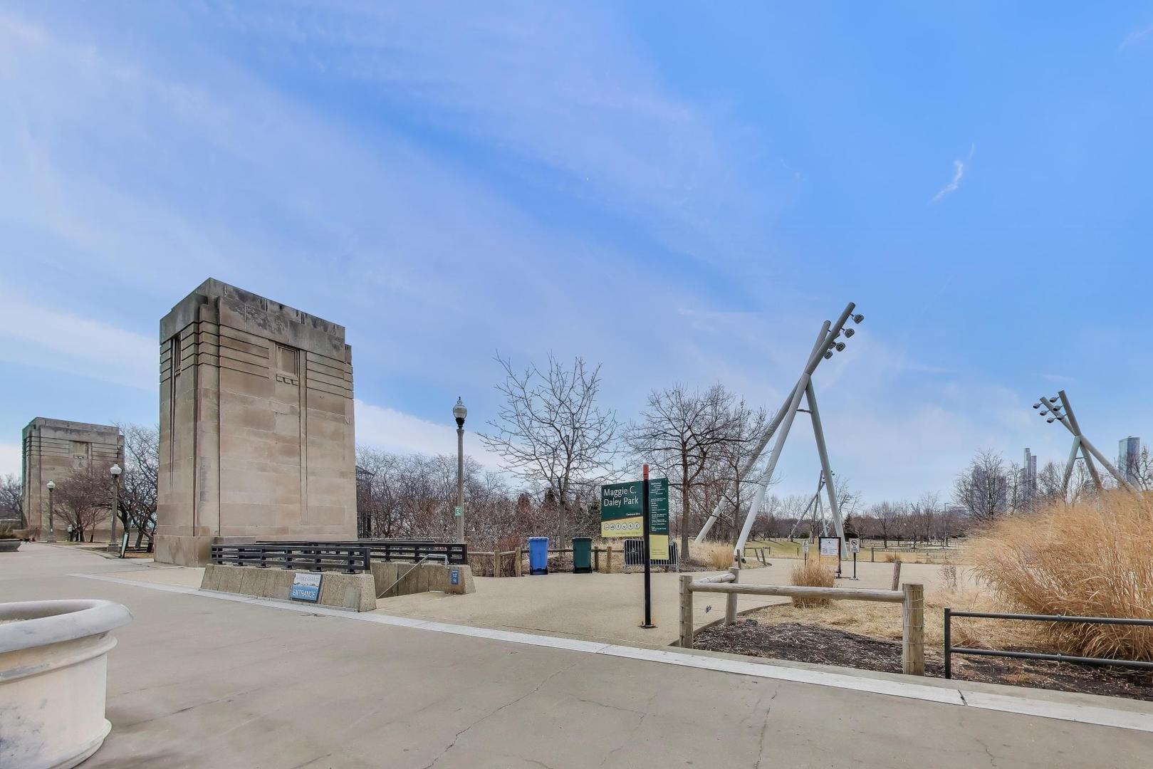 400 E Randolph Street Unit: 1727