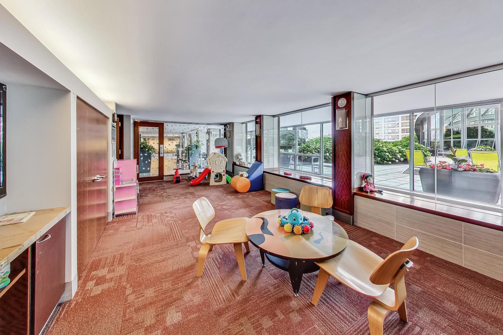 400 E Randolph Street Unit: 1727