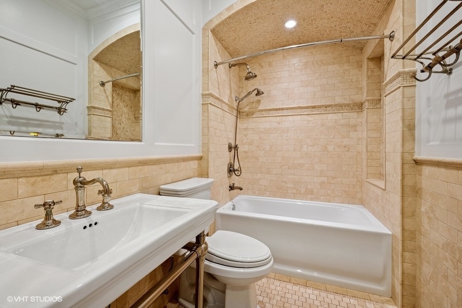 746 W Belden Avenue Unit: 1